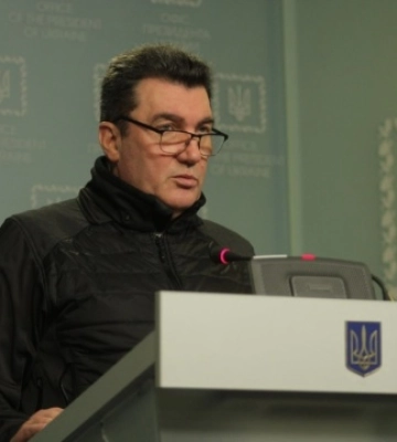 Маємо частковий успіх, Бахмут здавати не збираємося - Данілов