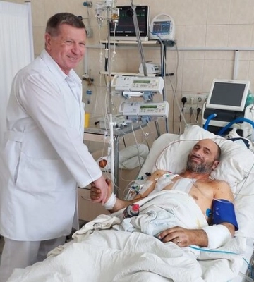 У Дніпрі врятували воїна з великим уламком в серці