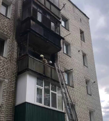 На Сумщині рятувальники ліквідували пожежу в багатоквартирному будинку