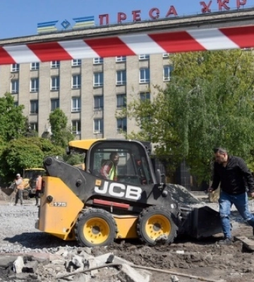 У Києві біля станції метро «Шулявська» демонтували близько 30 МАФів