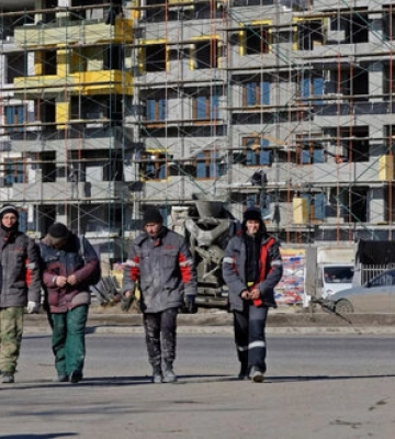 Завезені з Росії до Маріуполя будівельники грабують будинки місцевих, - міськрада