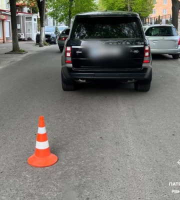 У Рівному водій, що мав ознаки алкогольно сп’яніння, вчинив ДТП та зник з місця події