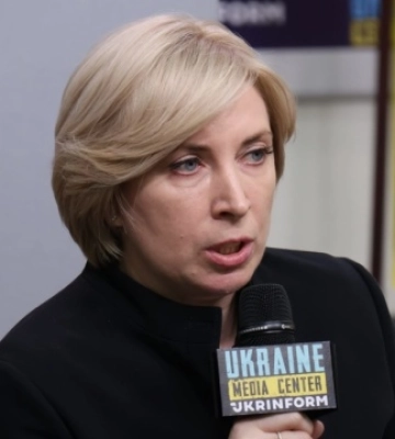 "Нужны десятки тысяч специалистов": Украина формирует резерв кадров для деоккупированных территорий