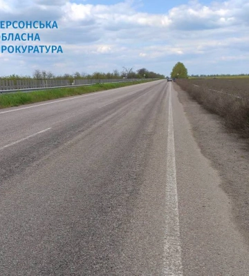 На Херсонщині на міні у полі підірвався трактор. ФОТО