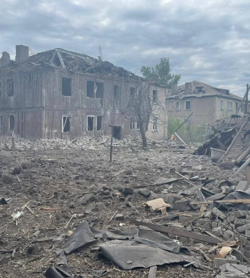 Росіяни завдали ракетного удару по Торецьку: постраждали кілька людей
