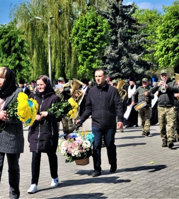Збудував дім, але не встиг пожити у ньому: на Волині попрощалися із Героєм Сергієм Кашубою