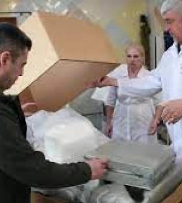Миколаївські волонтери передали обласній дитячій лікарні сучасний світильник в операційну