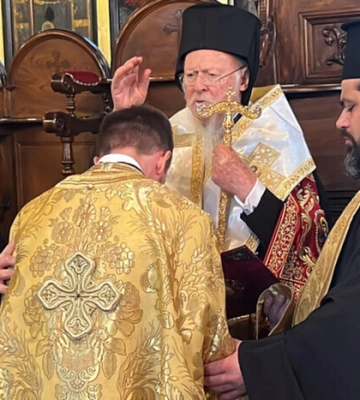 Патриарх Варфоломей возглавил литургию на украинском языке в Стамбуле