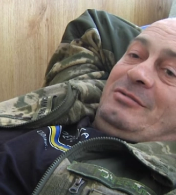 Ледь не втратив ногу: у Луцьку зробили складну операцію воїну, а він рветься на фронт