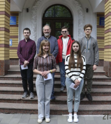 Переможців Всеукраїнського конкурсу-захисту робіт Малої академії наук нагородили в Житомирі