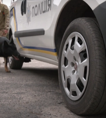 Шукають вибухівку, наркотики та затримують правопорушників: як у Полтавському кінологічному центрі готують службових собак?