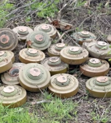 Оккупанты открыли ленд-лиз для ВСУ: украинские военные показали вражеский арсенал, оставленный под Бахмутом. Фото