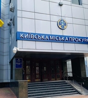 Перед судом постане киянин, який катував співмешканку паяльною лампою
