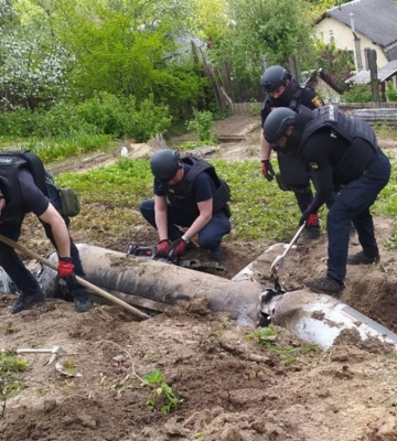 У киевлянина на огороде пиротехники изъяли российскую крылатую ракету Х-55 - МВД