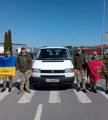 Супруги предпринимателей со Львовщины подарили пограничникам грузовой автобус