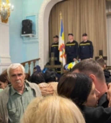 Херсонщина попрощалася з працівниками ДСНС, які загинули внаслідок російського обстрілу