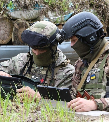 На Рівненщині військові тренуються застосовувати мобільні комплекси спостереження