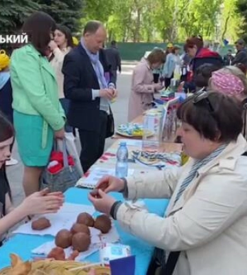 «Кіровоградщина європейська». Кропивничани збирали кошти на підтримку ЗСУ (відео)