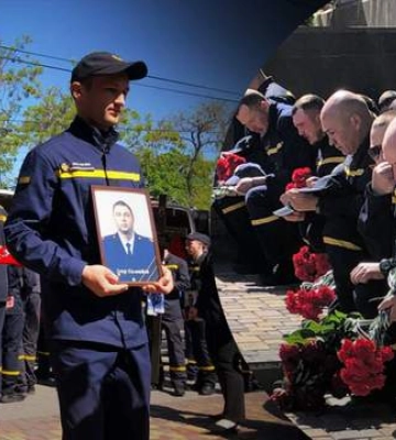 Потрапили під обстріл на Херсонщині. У Миколаєві попрощалися з саперами