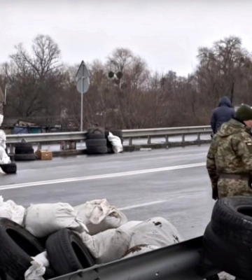 Мужчина хранил дома автоматы АК-74, гранаты и патроны: Верховный Суд решил, что его действия следует расценивать как крайнюю&amp;hellip;