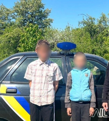 На Полтавщині двоє учнів після школи не повернулися додому: знайшли їх у будинку бабусі