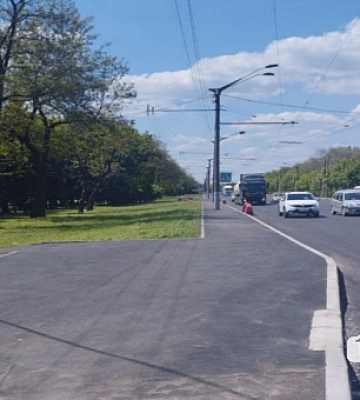В Кривом Роге отремонтировали тротуары на Днепровском шоссе