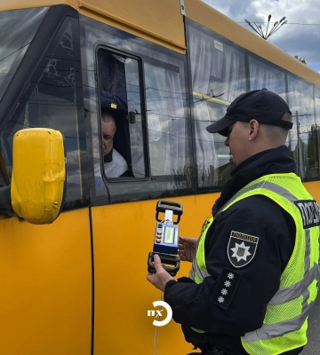 У Полтаві поліціянти перевіряють стан маршруток (відео)
