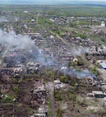 Відійшли на новий рубіж з урахуванням його вигідних умов — росіяни пояснили відступ біля Бахмута