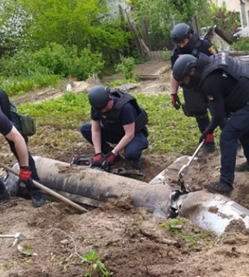 У Києві на приватному обійсті сапери вилучили крилату ракету Х-55 