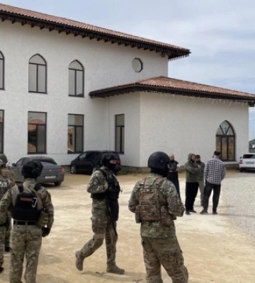 російські загарбники влаштували рейд у мечеті Сімферополя