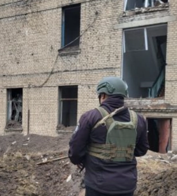Появилось видео обстрела полиции с гуманитаркой в Красногоровке