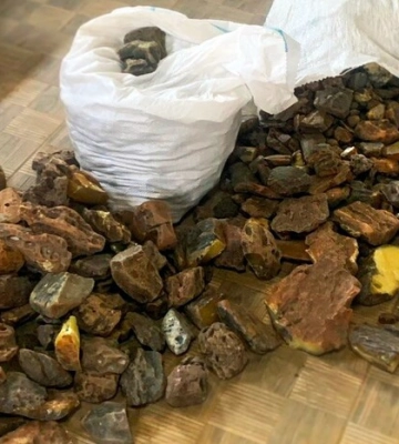 Бурштину на майже 7 млн грн вилучили у мешканця Рівненщини (ФОТО)