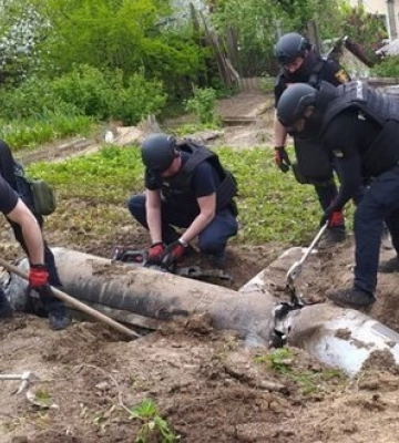У Києві на приватному обійсті сапери вилучили крилату ракету Х-55 