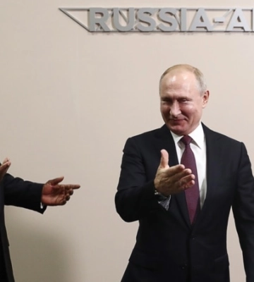 У Кремлі повідомили про розмову Путіна з президентом ПАР, якого Захід звинувачує у постачанні зброї до РФ