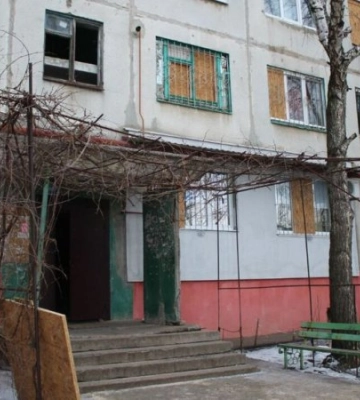 У Луганську прогриміли потужні вибухи: піднімається дим (фото, відео)