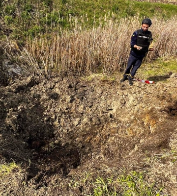 У Бучанському районі місцевий знайшов ракету біля городу: її знешкодили на місці