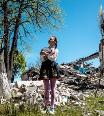 Спали та варили їсти у підвалі: мешканка Дніпропетровщини розповіла про життя під обстрілами