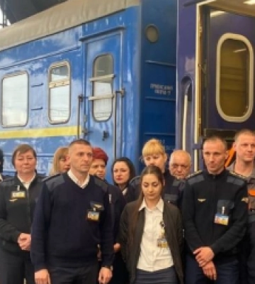 Потяг, який вчора потрапив під обстріл у Херсоні, прибув до Львова без запізнень (ФОТО)