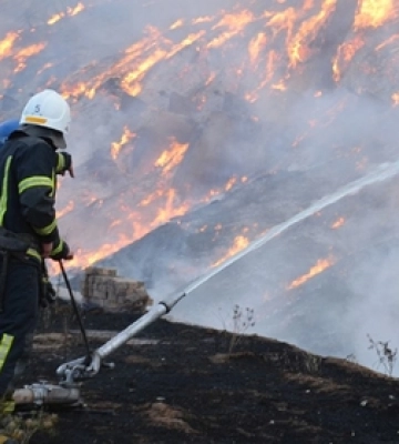У Миколаєві ворог поцілив у цивільні об&#039;єкти
