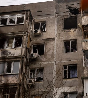 Ночная атака на Николаев – горит пятиэтажка, в доме вылетели окна, трое пострадавших