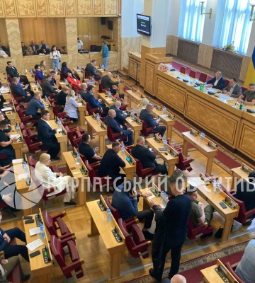 Позачергова сесія Закарпатської облради: невідкладні рішення та зміни до бюджету