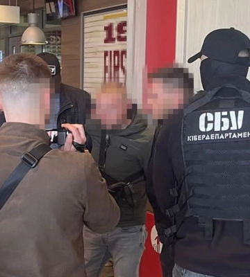 СБУ затримала у Києві зловмисників, які торгували інформацією із державних баз даних