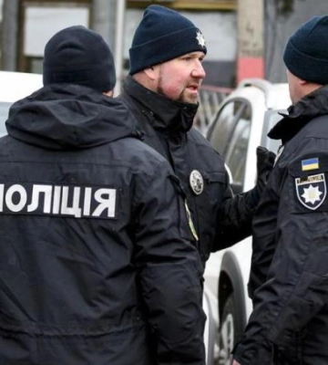 У Дніпрі в автомобілі 43-річного чоловіка виявили арсенал боєприпасів