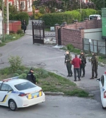 Працівник ОВА з автомата вистрілив у волонтера: ексклюзивні деталі інциденту в Луцьку