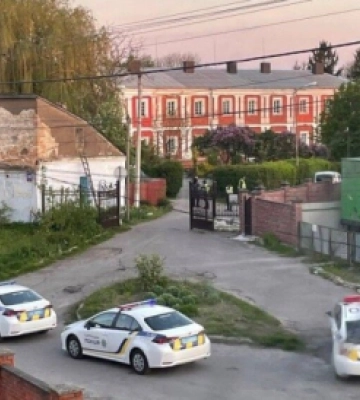 У Луцьку працівник ОВА з автомата Калашнікова вистрілив у волонтера. Пораненого госпіталізували