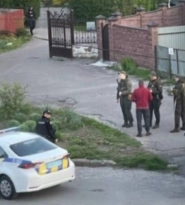 Працівник ОВА з автомата вистрілив у волонтера: ексклюзивні деталі інциденту в Луцьку