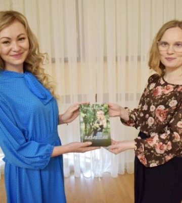 У Музеї мистецтв відбулася творча зустріч із кропивницькою письменницею під назвою «Історії про мам» 