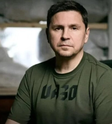 Подоляк назвав «миттєвою кармою» знищення літаків та гелікоптерів РФ у Брянській області