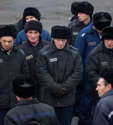 Росіяни звозять сотні в’язнів для поповнення своїх підрозділів