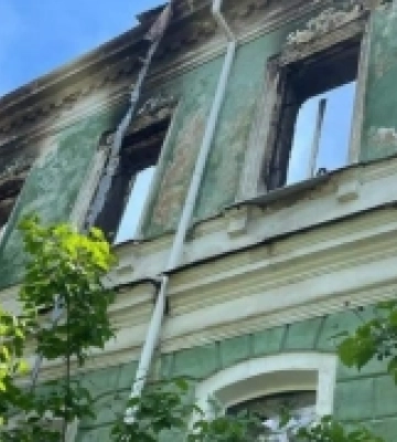 Колектив зруйнованої російською армією гімназії №20 звернувся до херсонців